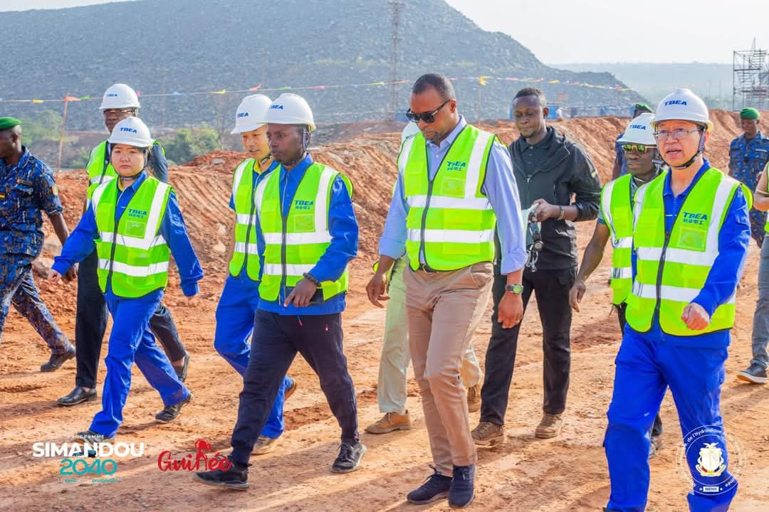 Guinée : Visite du projet Amaria par le Ministre de l’Energie.